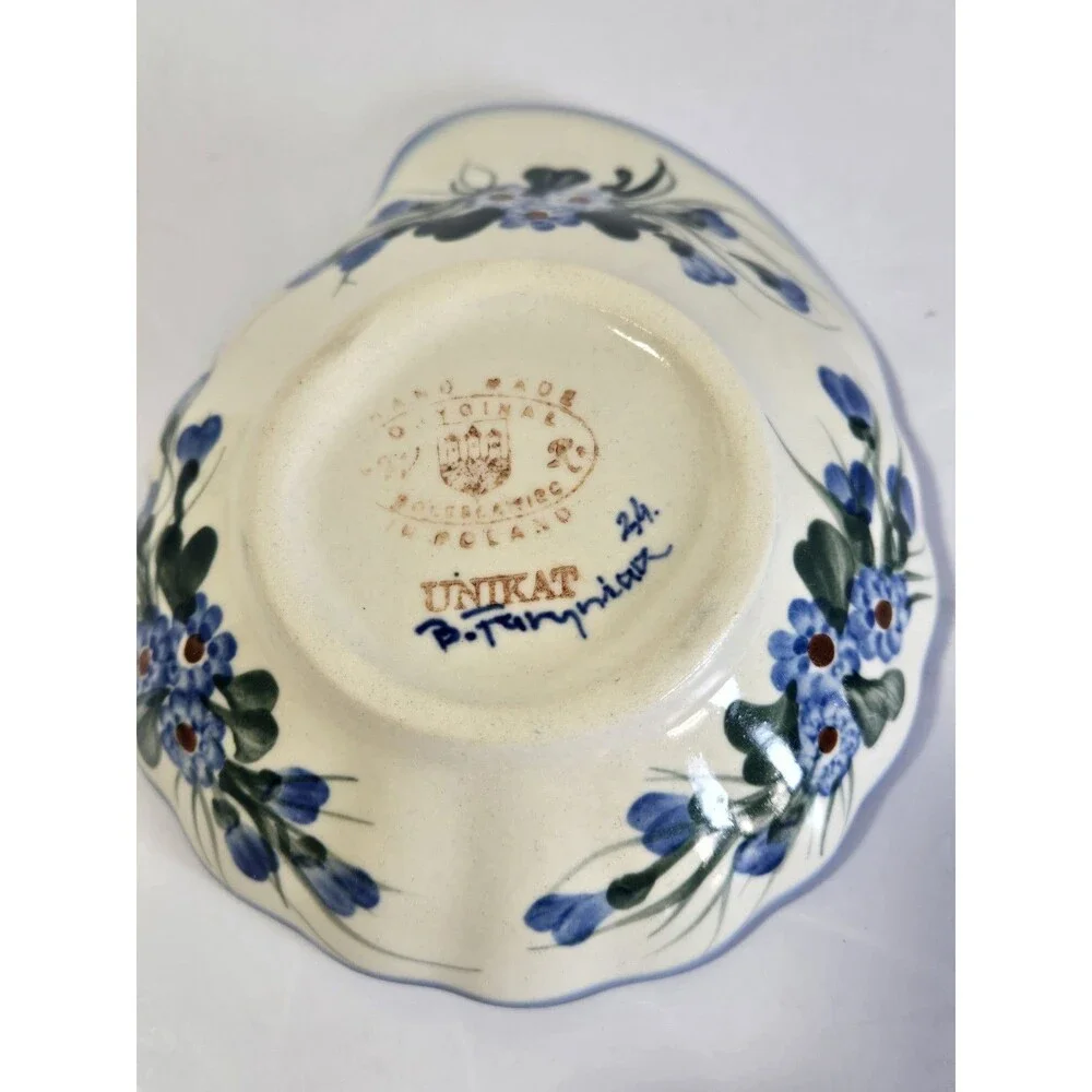 Polish Pottery Boleslawiec UNIKAT Hand Painted Blue Floral Scalloped Bowl 5.5